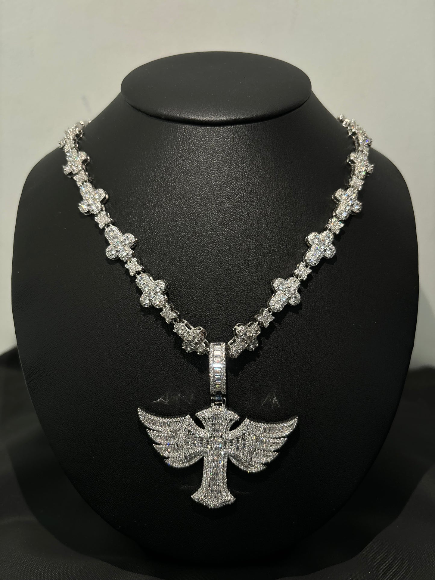 Cadena Full cross with wings