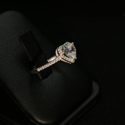 Anillo corazón con estuche de rosas