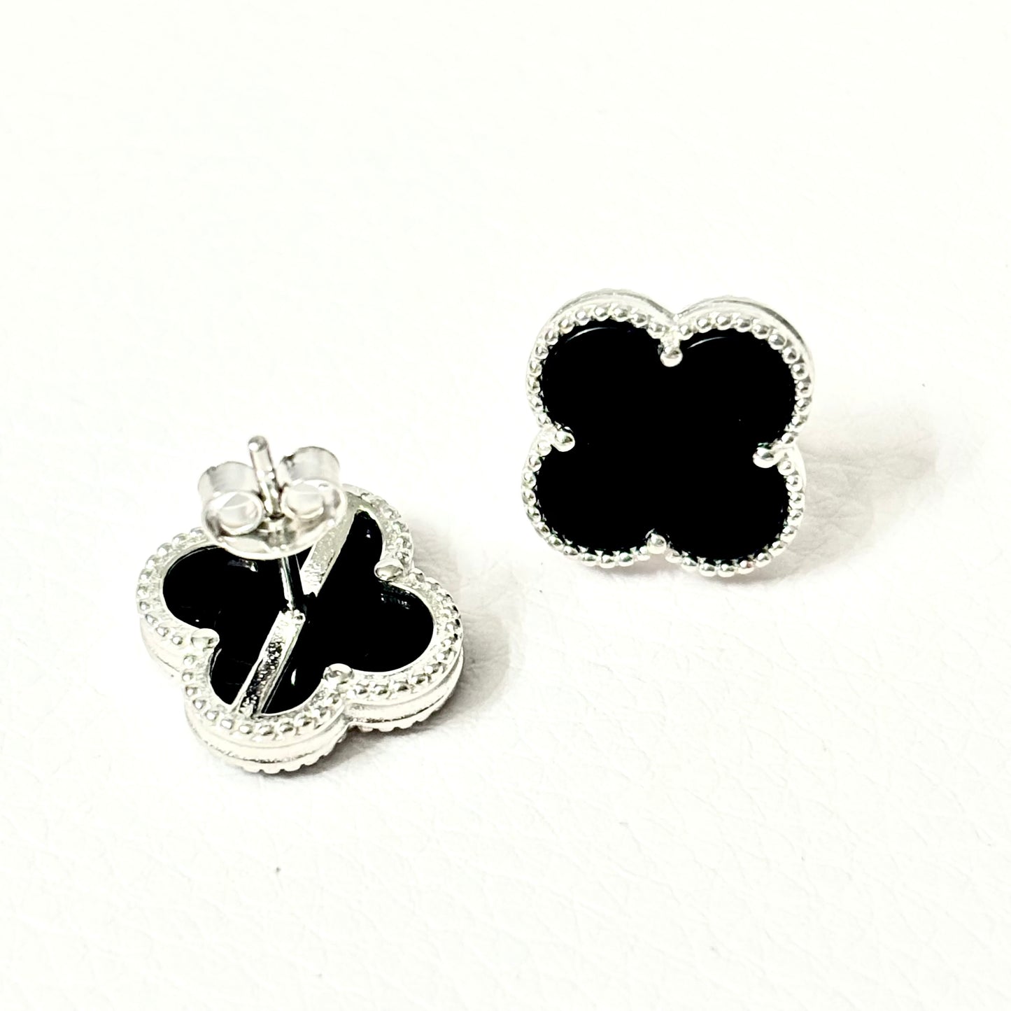 Aretes Trébol Negros