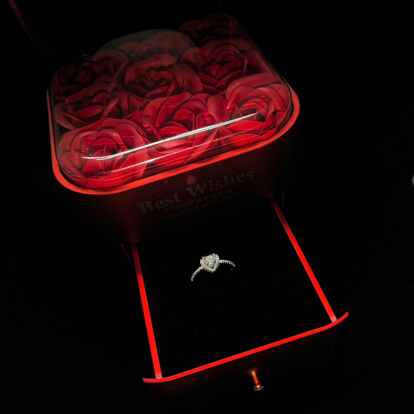 Anillo corazón con estuche de rosas